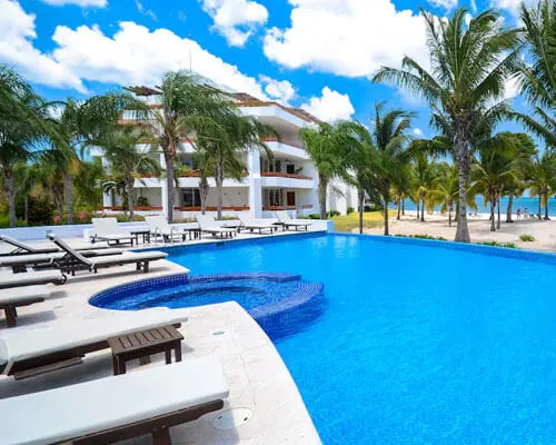 Residencias Reef Heated Swimming Pools